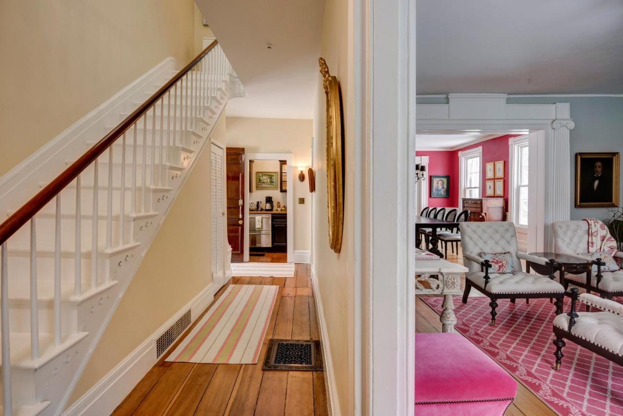 34 State "Historic Luxury Suites" סקניאטלס מראה חיצוני תמונה