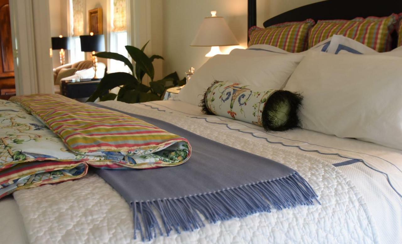 34 State "Historic Luxury Suites" סקניאטלס מראה חיצוני תמונה