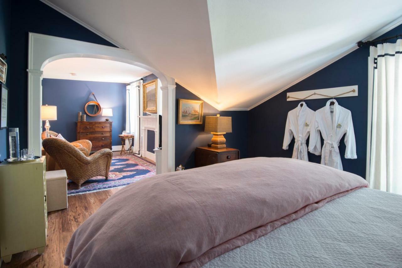 34 State "Historic Luxury Suites" סקניאטלס מראה חיצוני תמונה