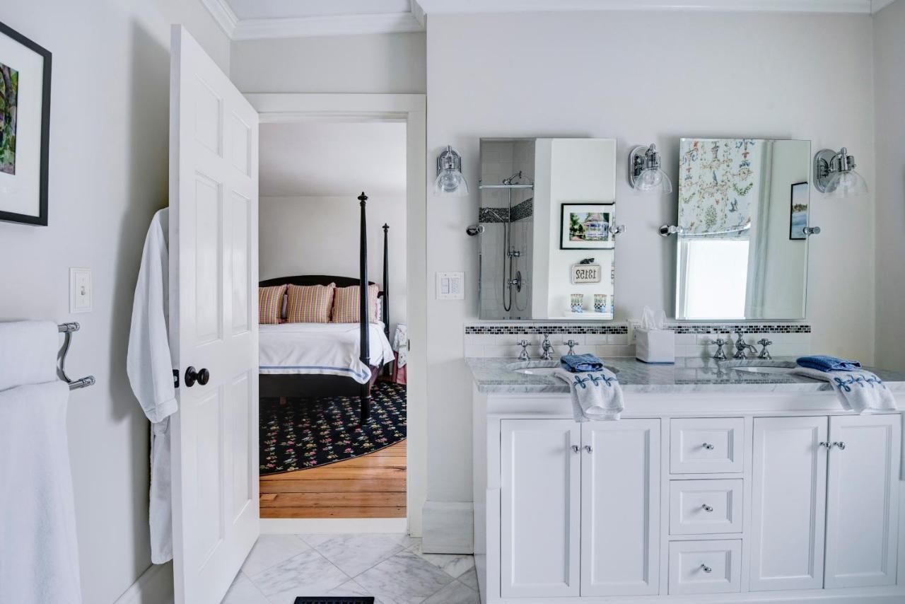 34 State "Historic Luxury Suites" סקניאטלס מראה חיצוני תמונה