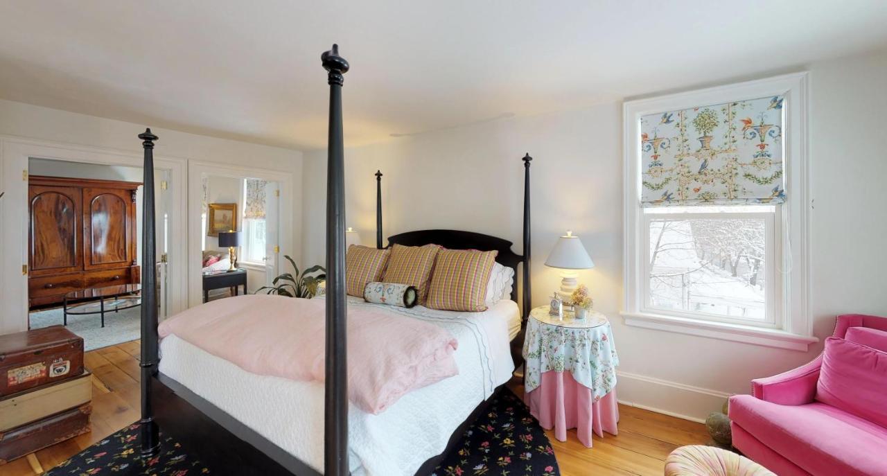 34 State "Historic Luxury Suites" סקניאטלס מראה חיצוני תמונה