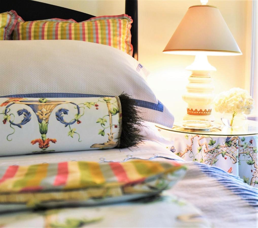 34 State "Historic Luxury Suites" סקניאטלס מראה חיצוני תמונה