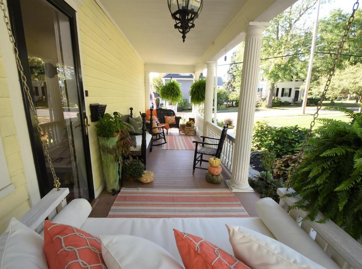 34 State "Historic Luxury Suites" סקניאטלס מראה חיצוני תמונה